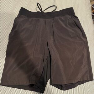 Men’s M Lululemon Linerless Shorts 7”